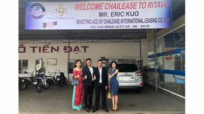 Chailease Việt Nam hỗ trợ hình ảnh tại showroom Rita Võ Auto