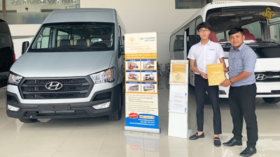 Chailease hợp tác trưng bày hình ảnh tại showroom Hyundai Việt Nhân